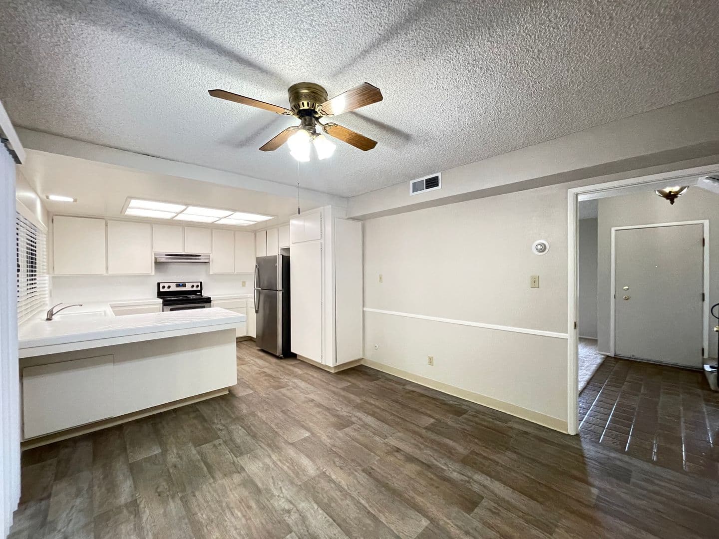 Sacramento Multiplex: 1129 Silver Lake Drive and 6531 Lake Park Drive