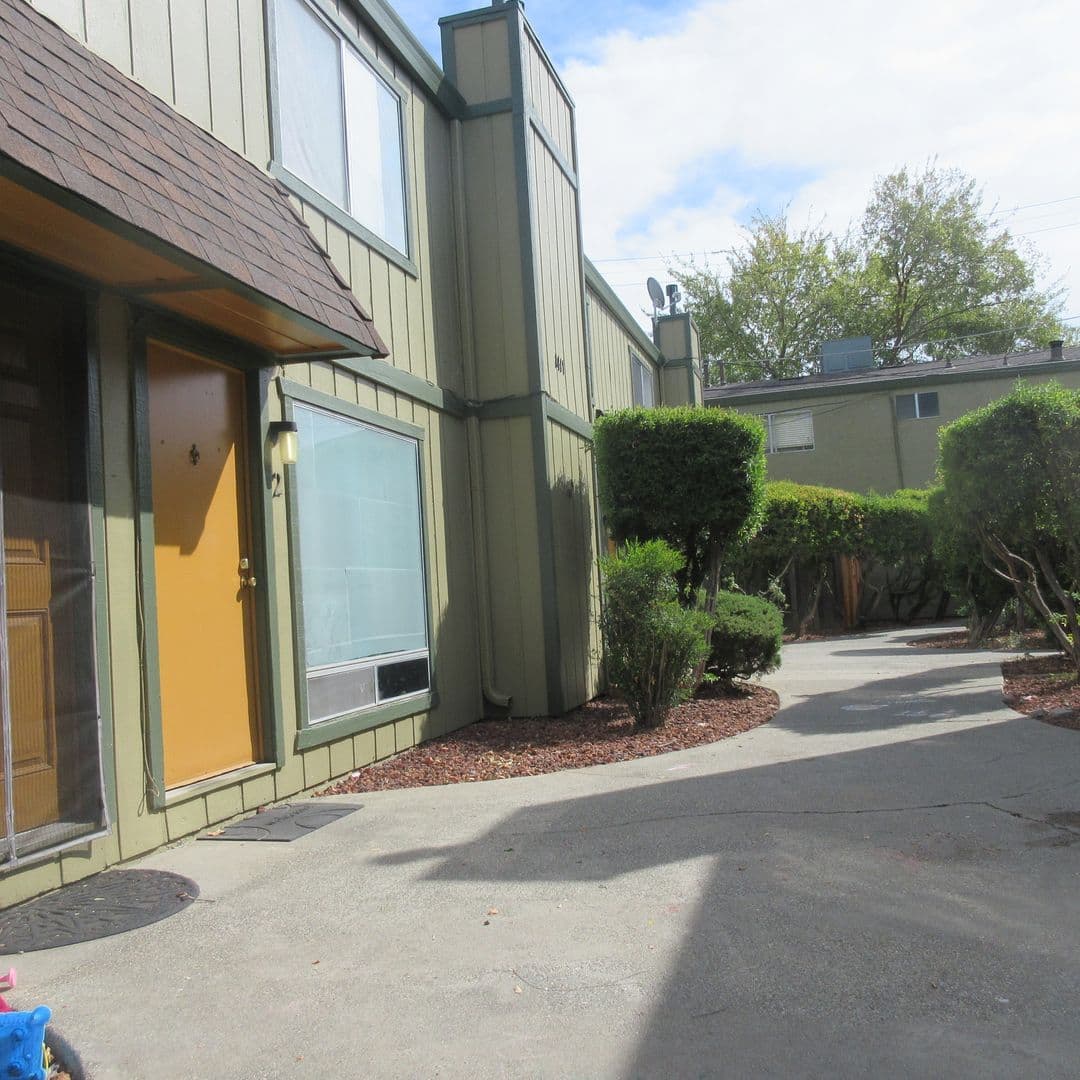 Sacramento Apartment: 2710 N Street