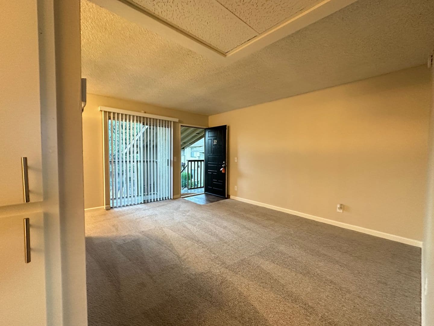 Carmichael Apartment: 2548 Walnut Avenue