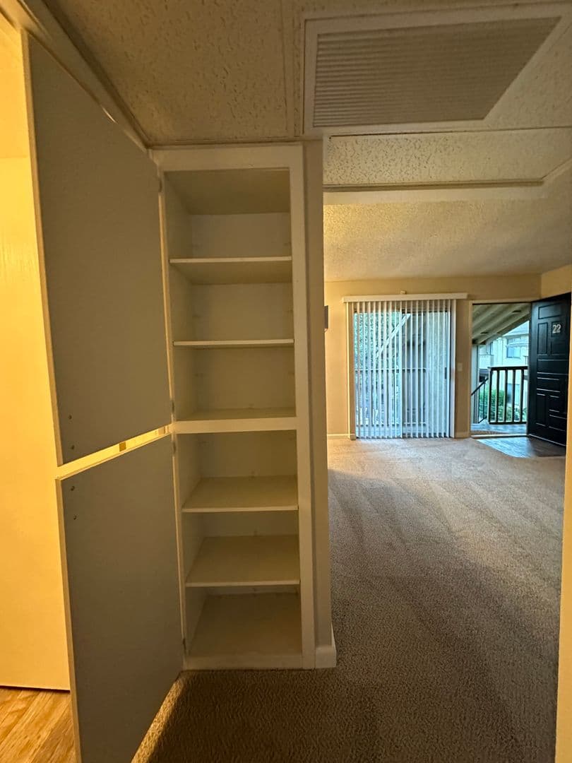 Carmichael Apartment: 2548 Walnut Avenue