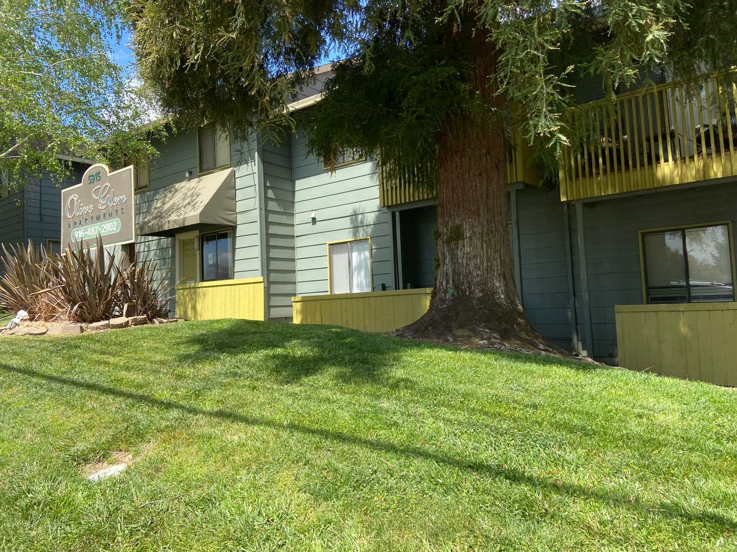 Carmichael Apartment: 5915 Kenneth Avenue