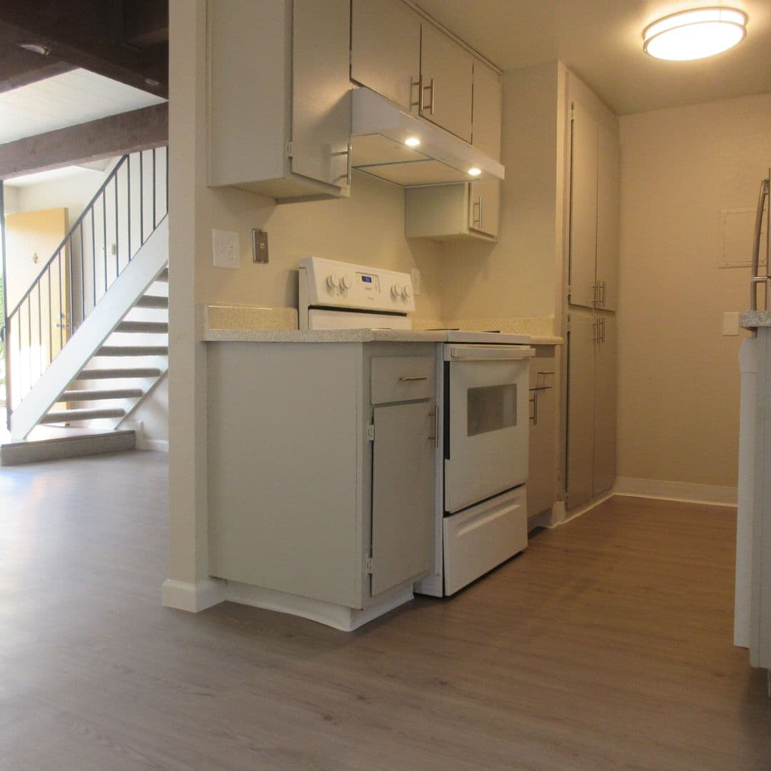 Sacramento Apartment: 2710 N Street