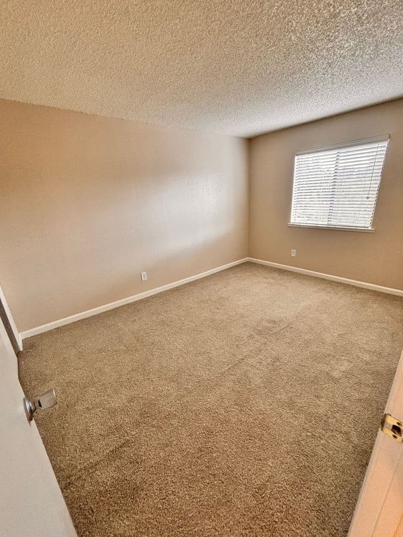 Carmichael Apartment: 5915 Kenneth Avenue