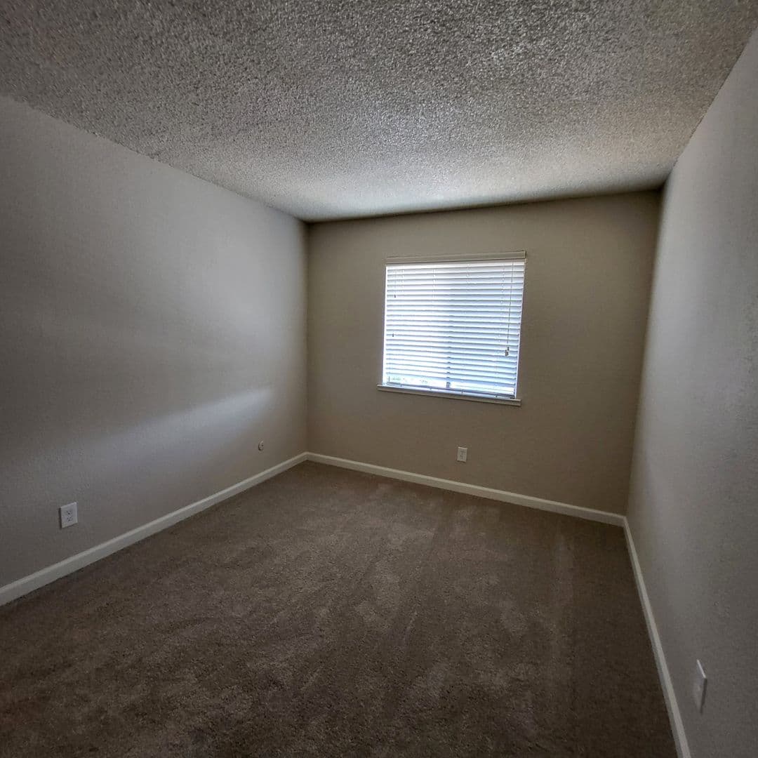 Carmichael Apartment: 5915 Kenneth Avenue