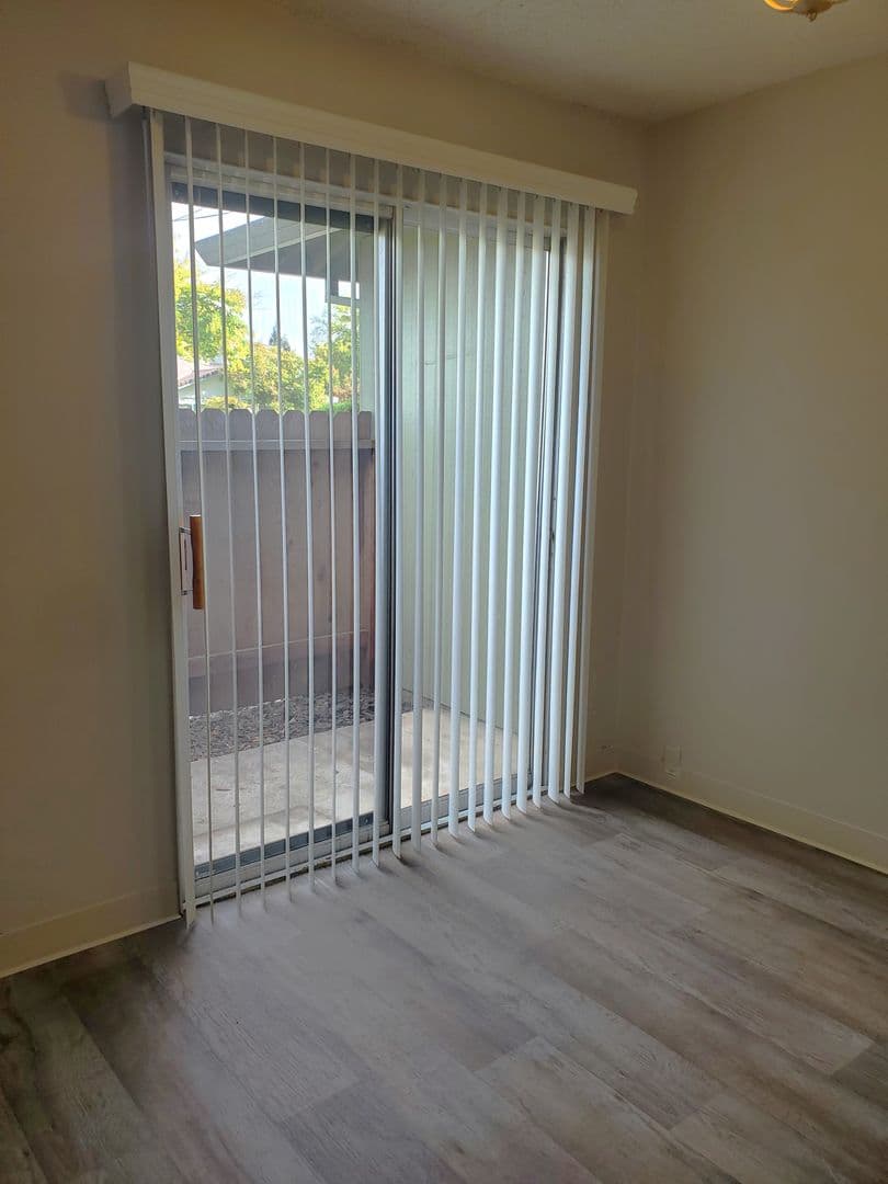 Elk Grove Apartment: 9521 Emerald Park Drive