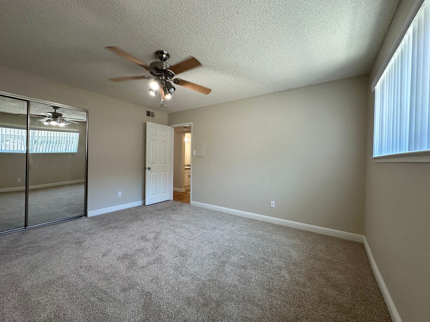 Sacramento Apartment: 5981 Lake Crest Way