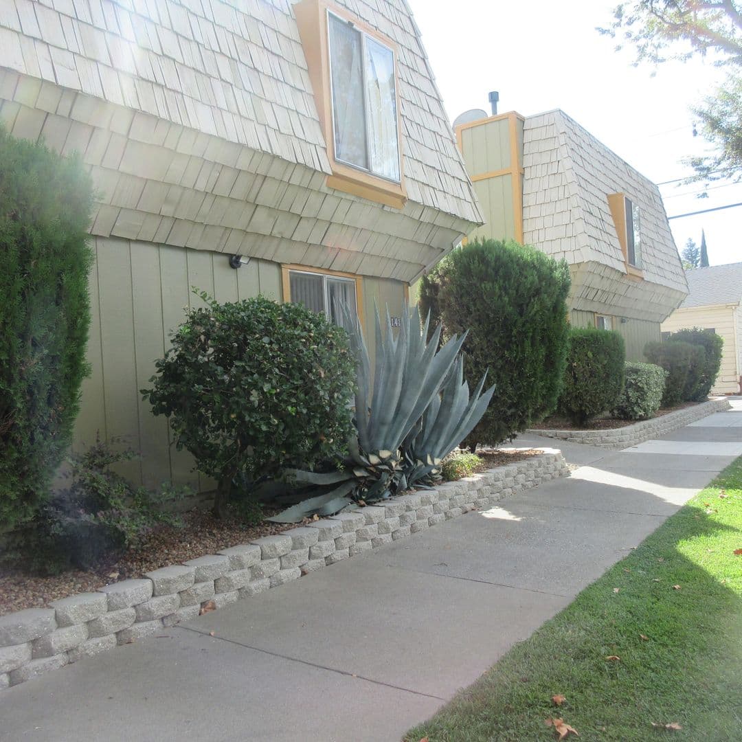 Sacramento Apartment: 2710 N Street