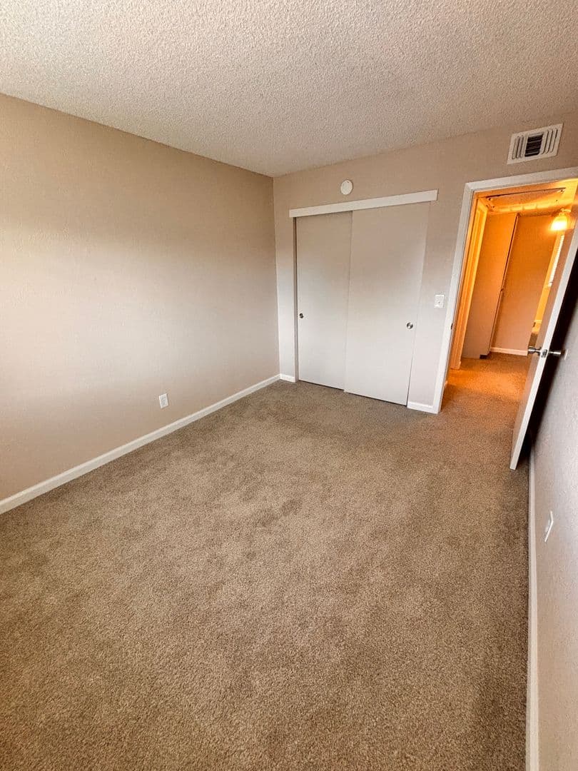 Carmichael Apartment: 5915 Kenneth Avenue