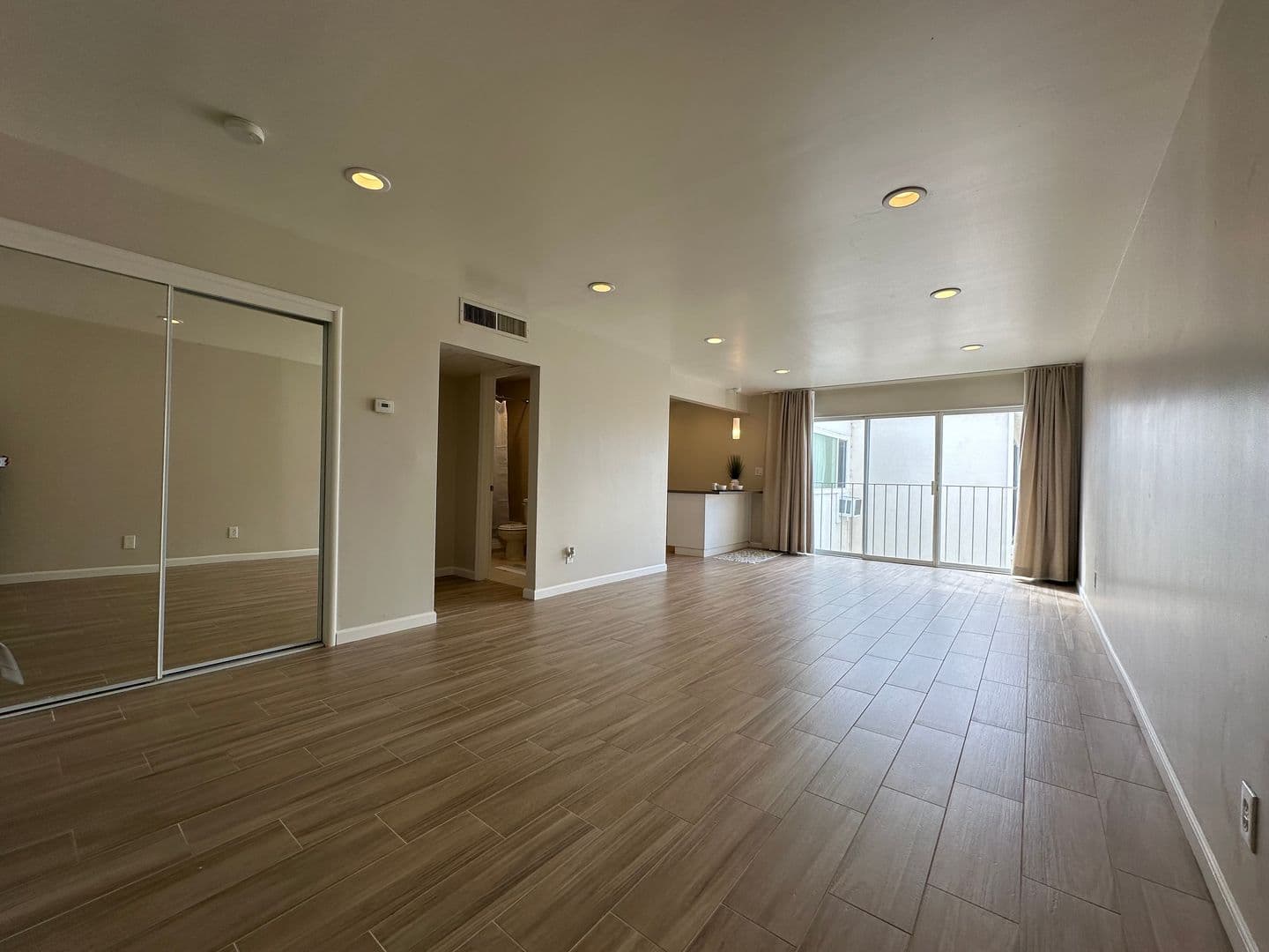 Sacramento Apartment: 2400 Q Street
