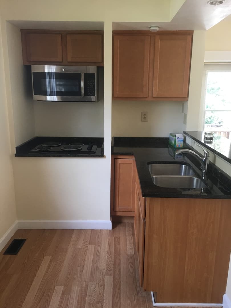 Milwaukee Apartment: 2430  - 32 N Dousman