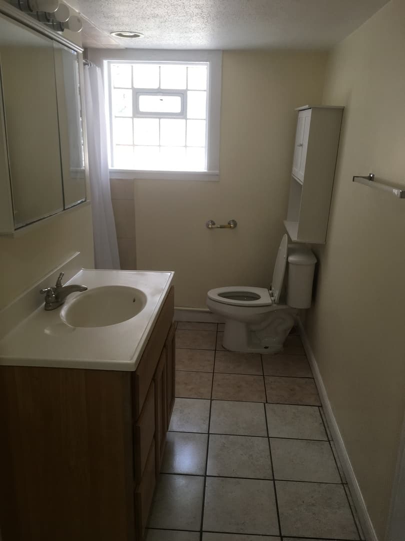 Milwaukee Apartment: 2430  - 32 N Dousman