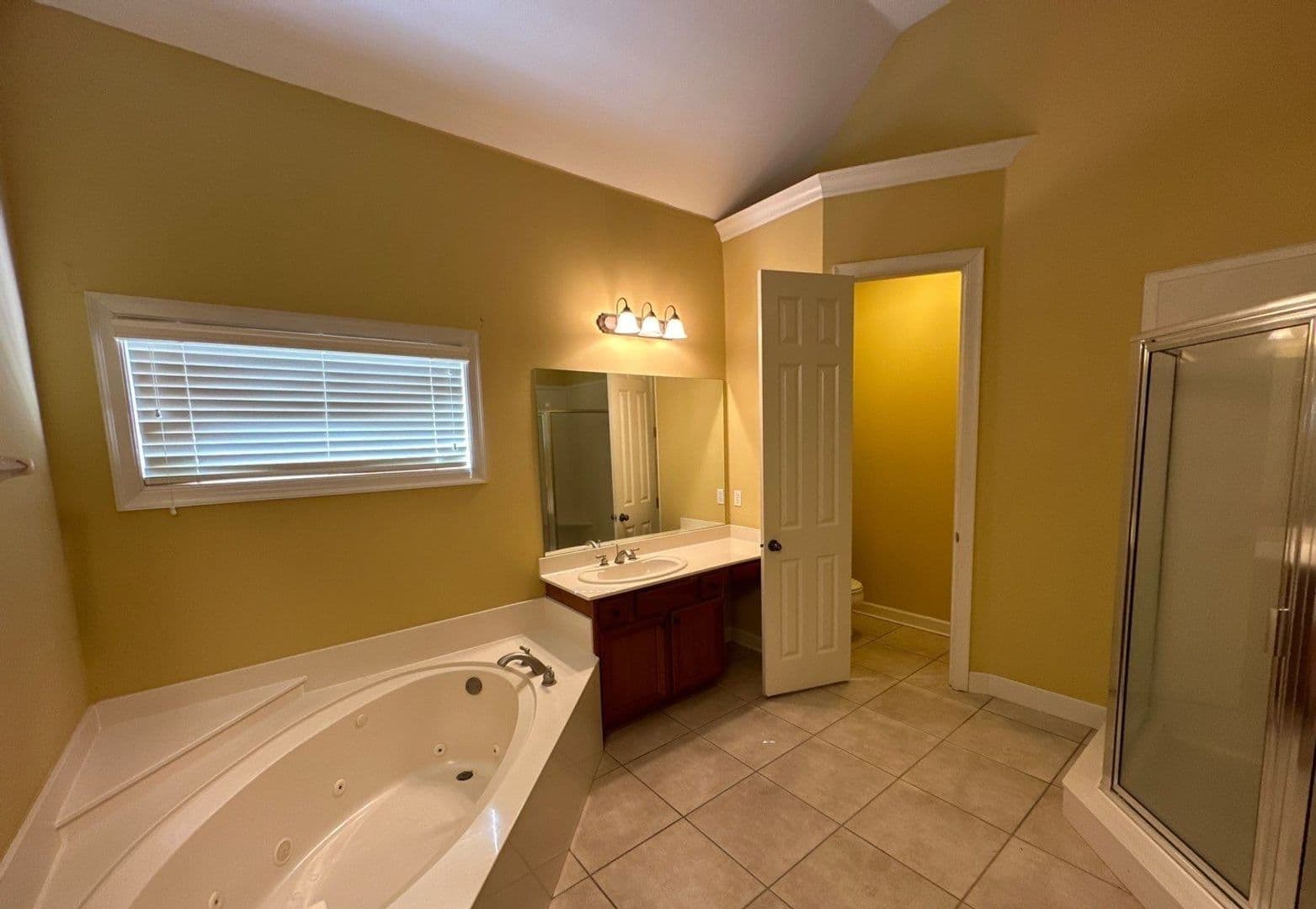 Lakeland House: 10135 Ridgewood Oak Dr.