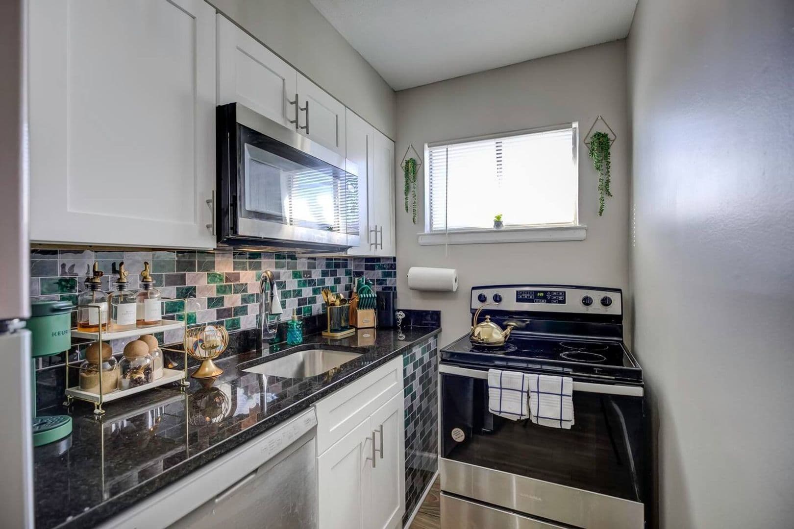 Memphis Apartment: 461 S. Highland Street