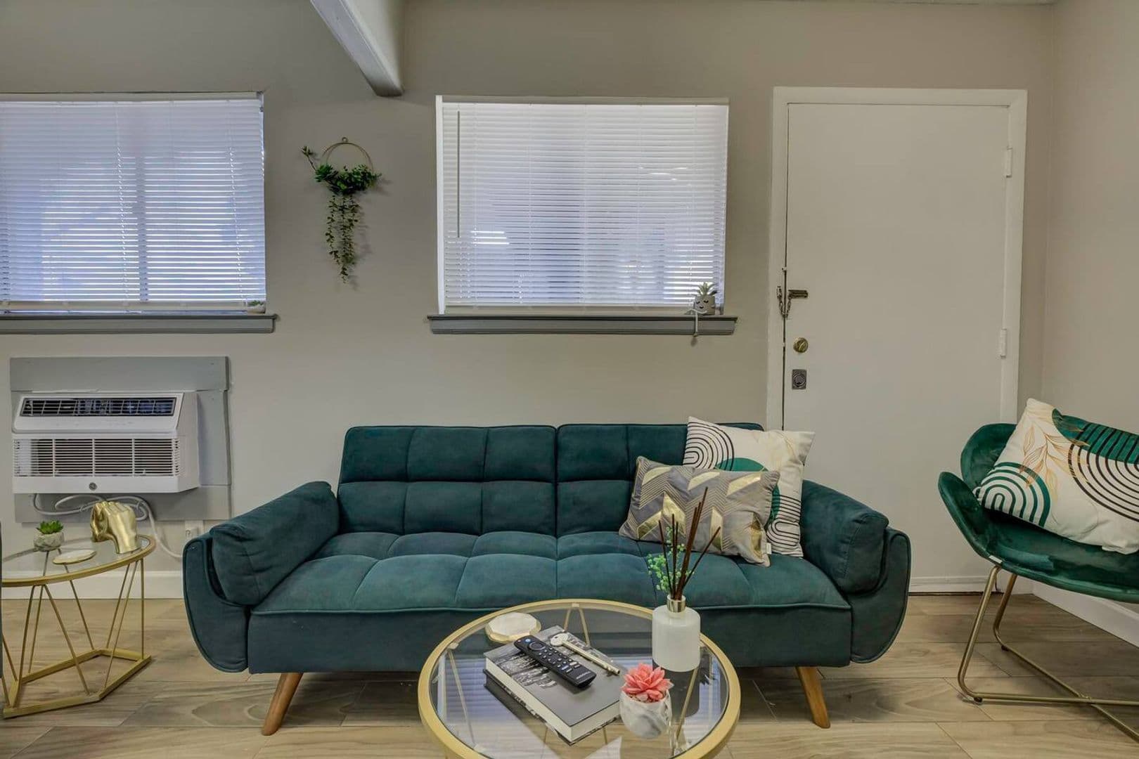 Memphis Apartment: 461 S. Highland Street