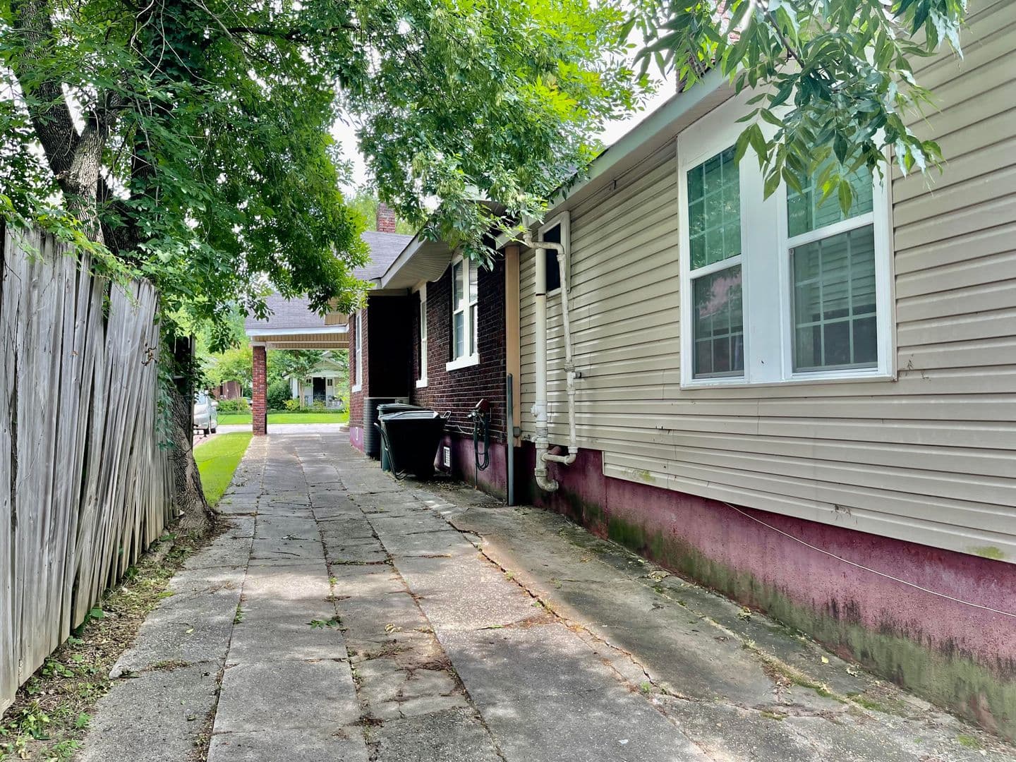 Memphis House: 443 N. Avalon Street