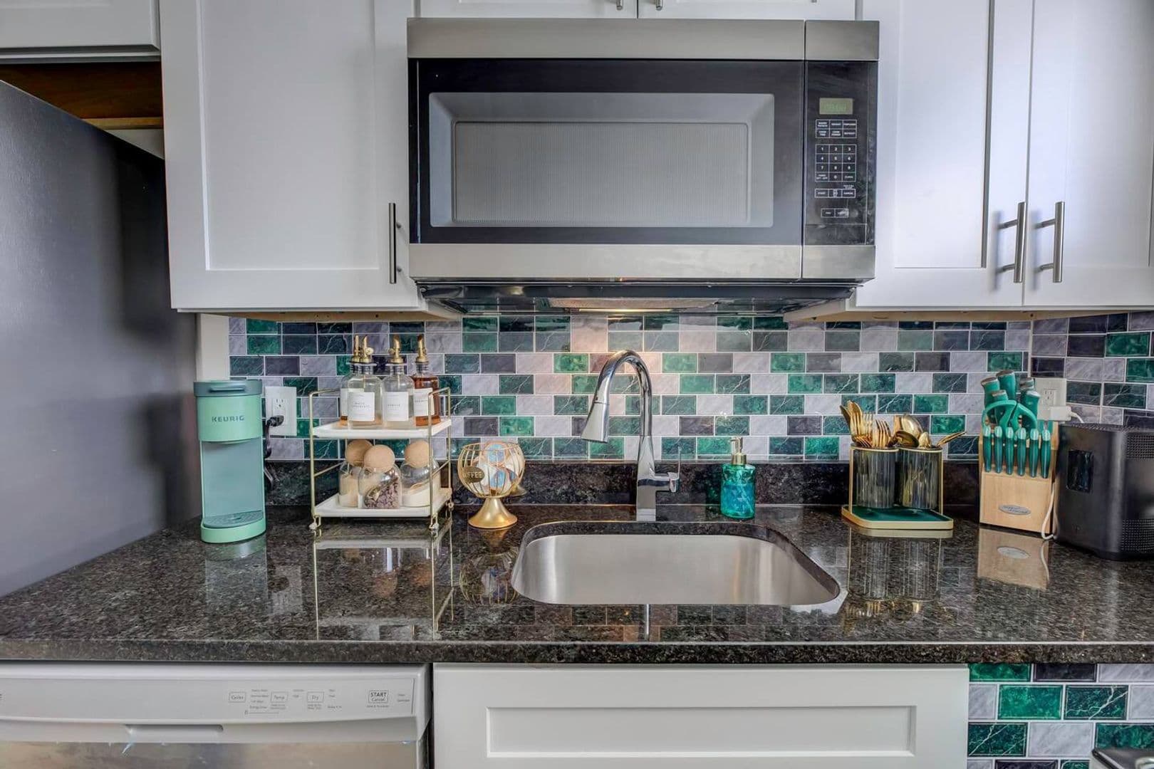 Memphis Apartment: 461 S. Highland Street