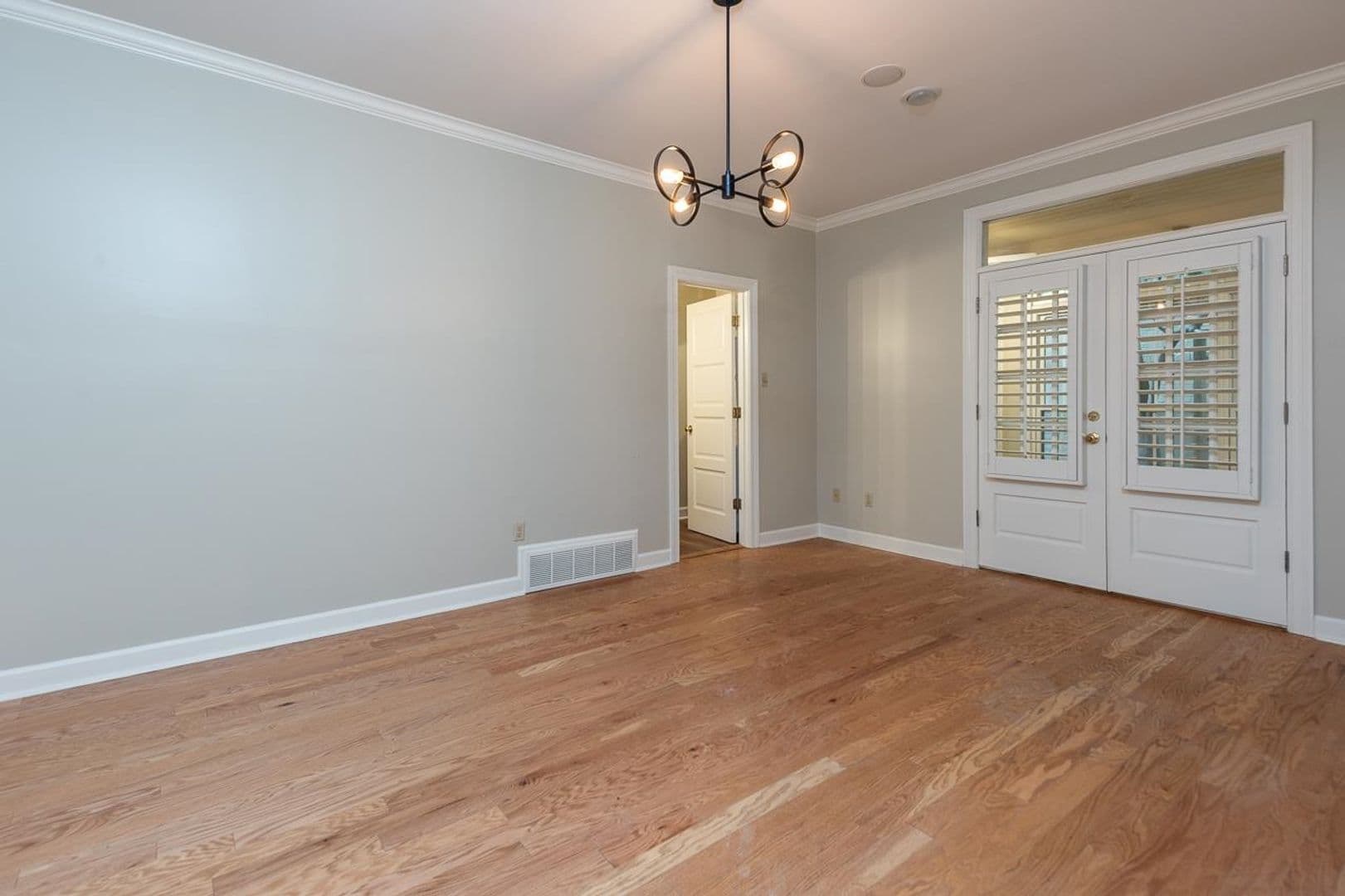 Memphis House: 1060 Island Drive