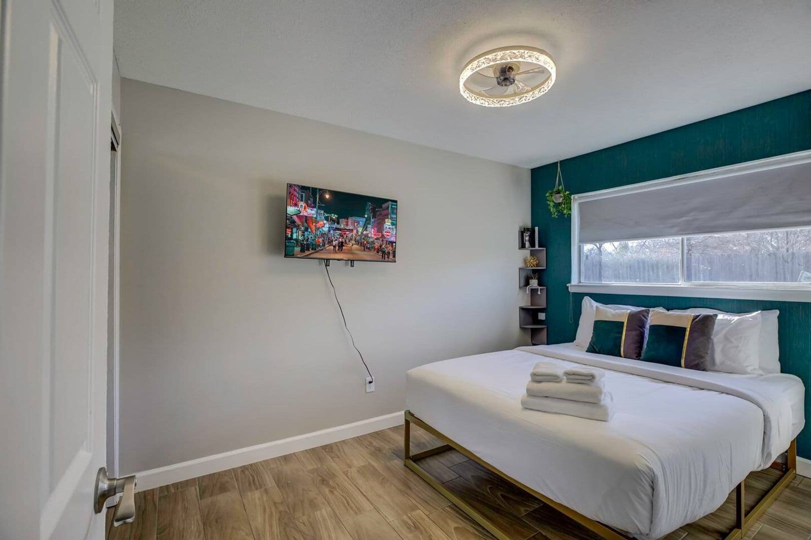 Memphis Apartment: 461 S. Highland Street