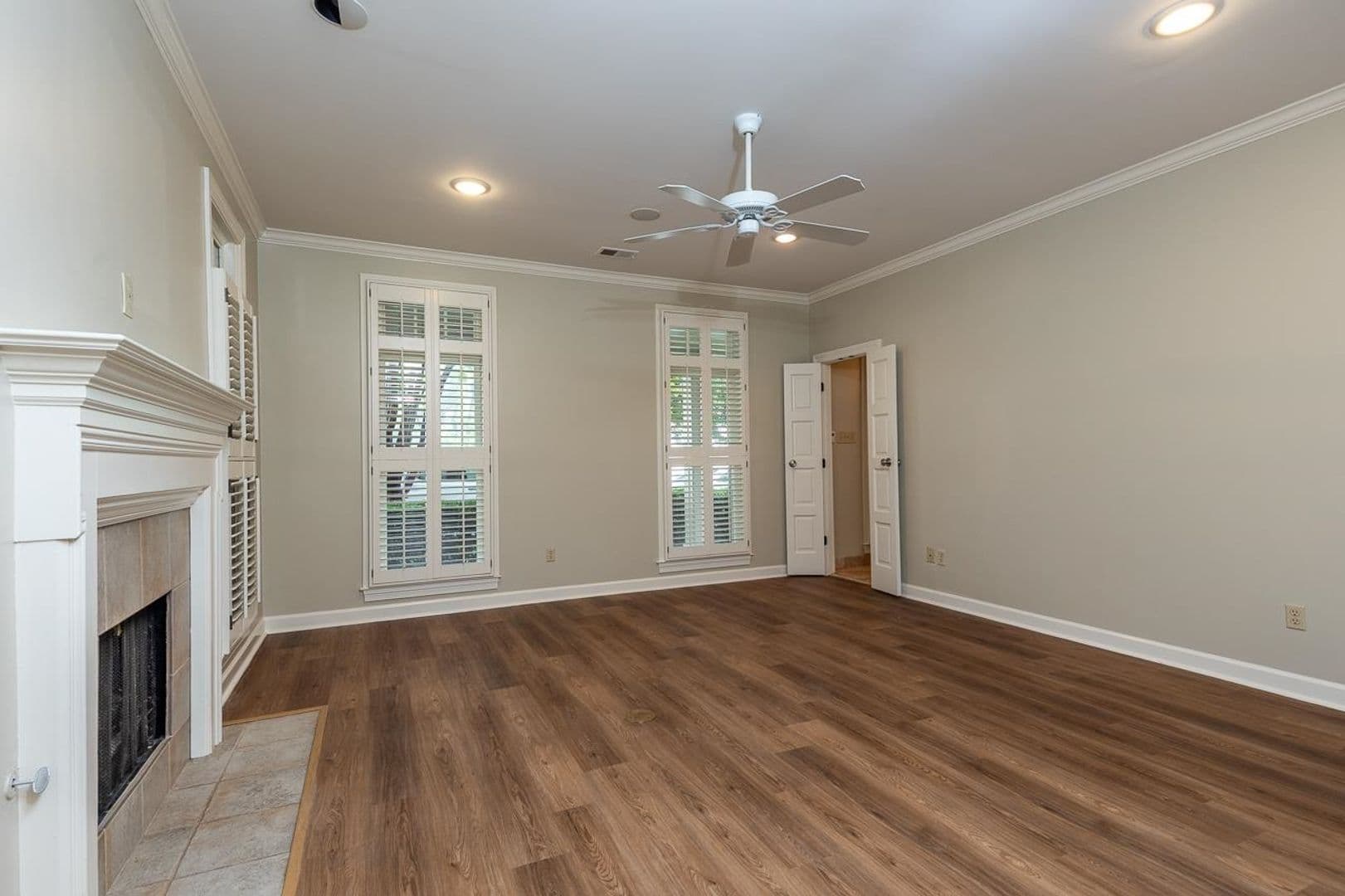 Memphis House: 1060 Island Drive