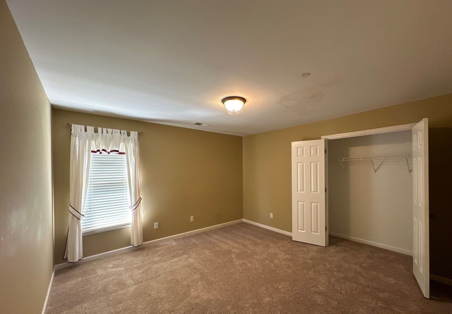 Lakeland House: 10135 Ridgewood Oak Dr.