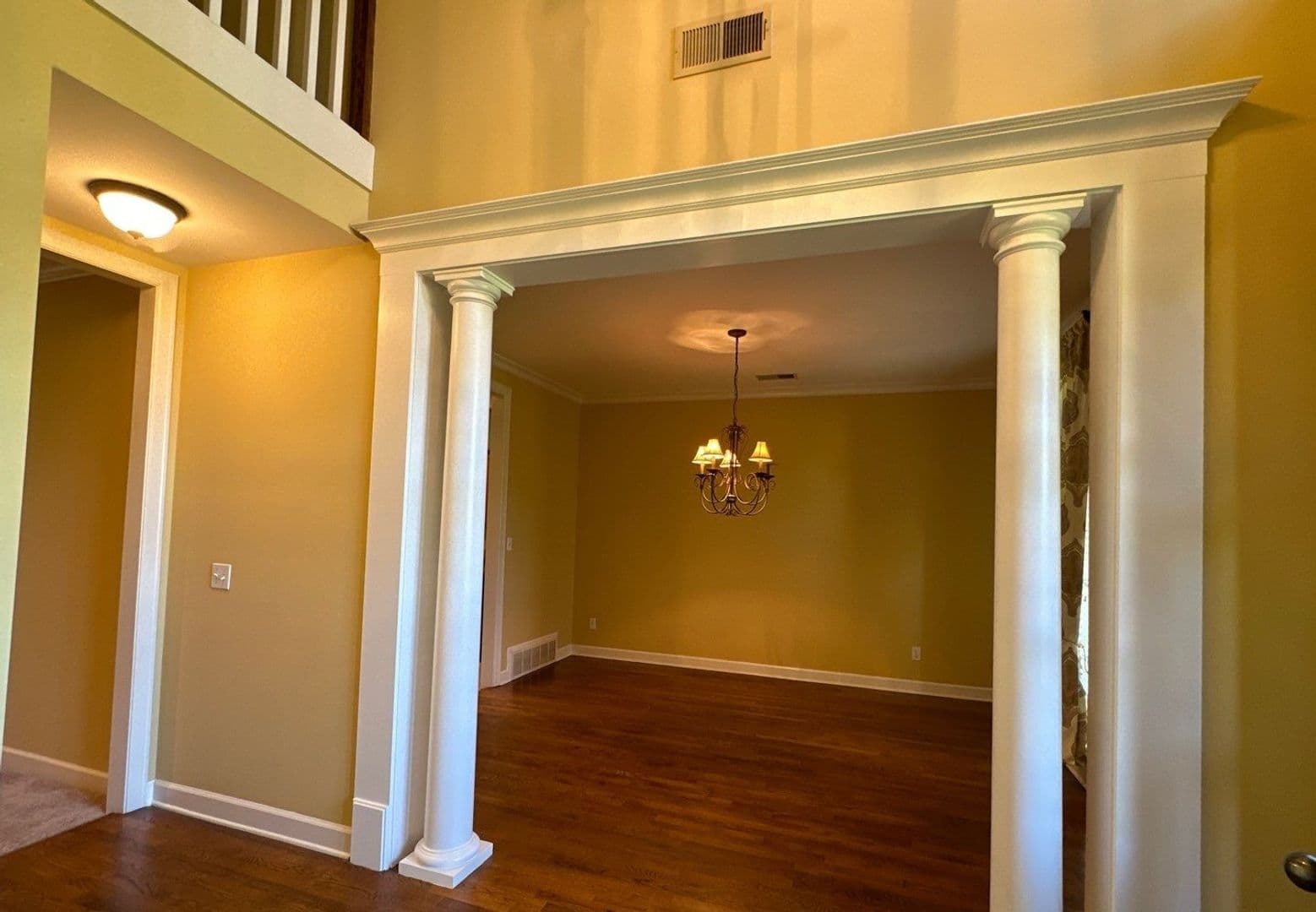 Lakeland House: 10135 Ridgewood Oak Dr.