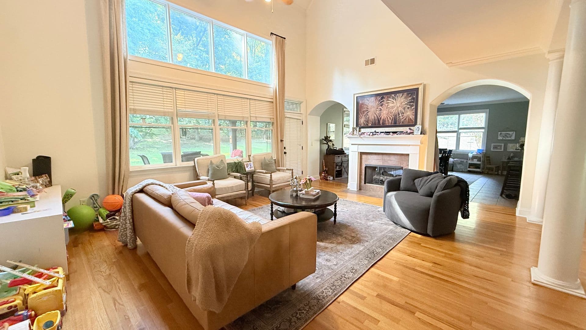 Lakeland House: 10138 Gillespie Oak