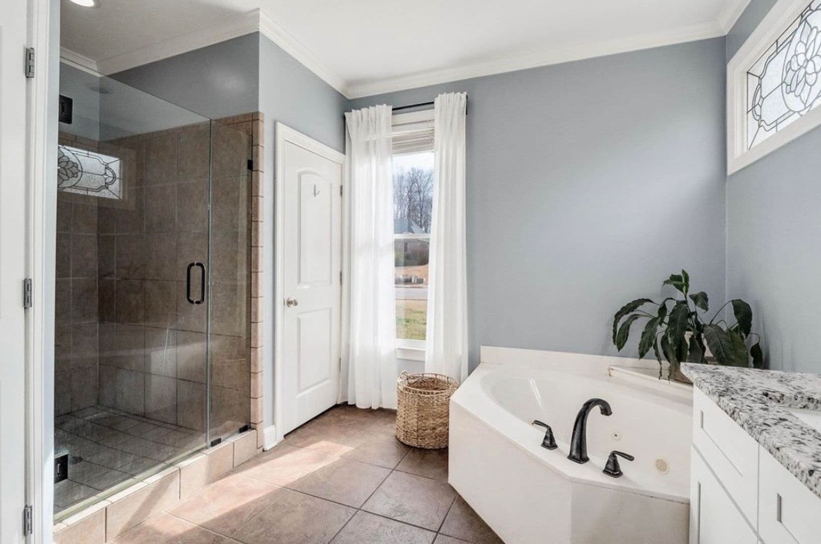 Lakeland House: 10138 Gillespie Oak