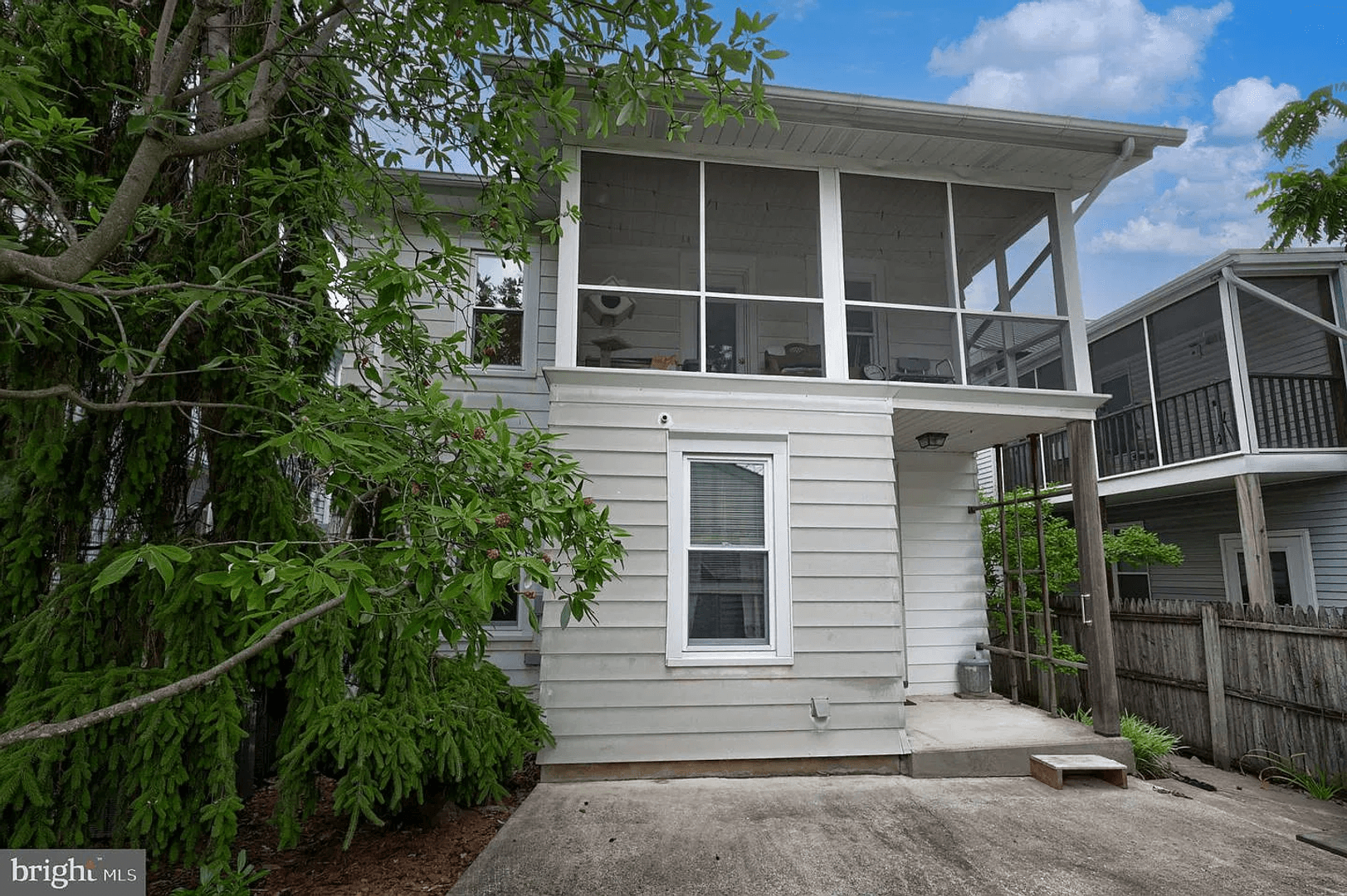 Lititz House: 26 W Lemon St