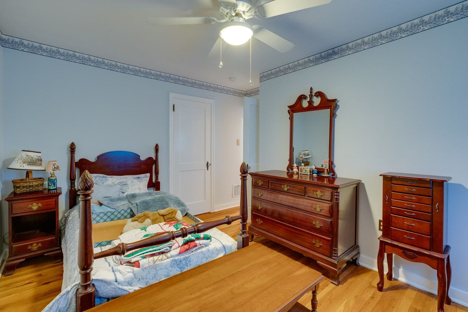 Lancaster Townhome: 409 Fairview Ave