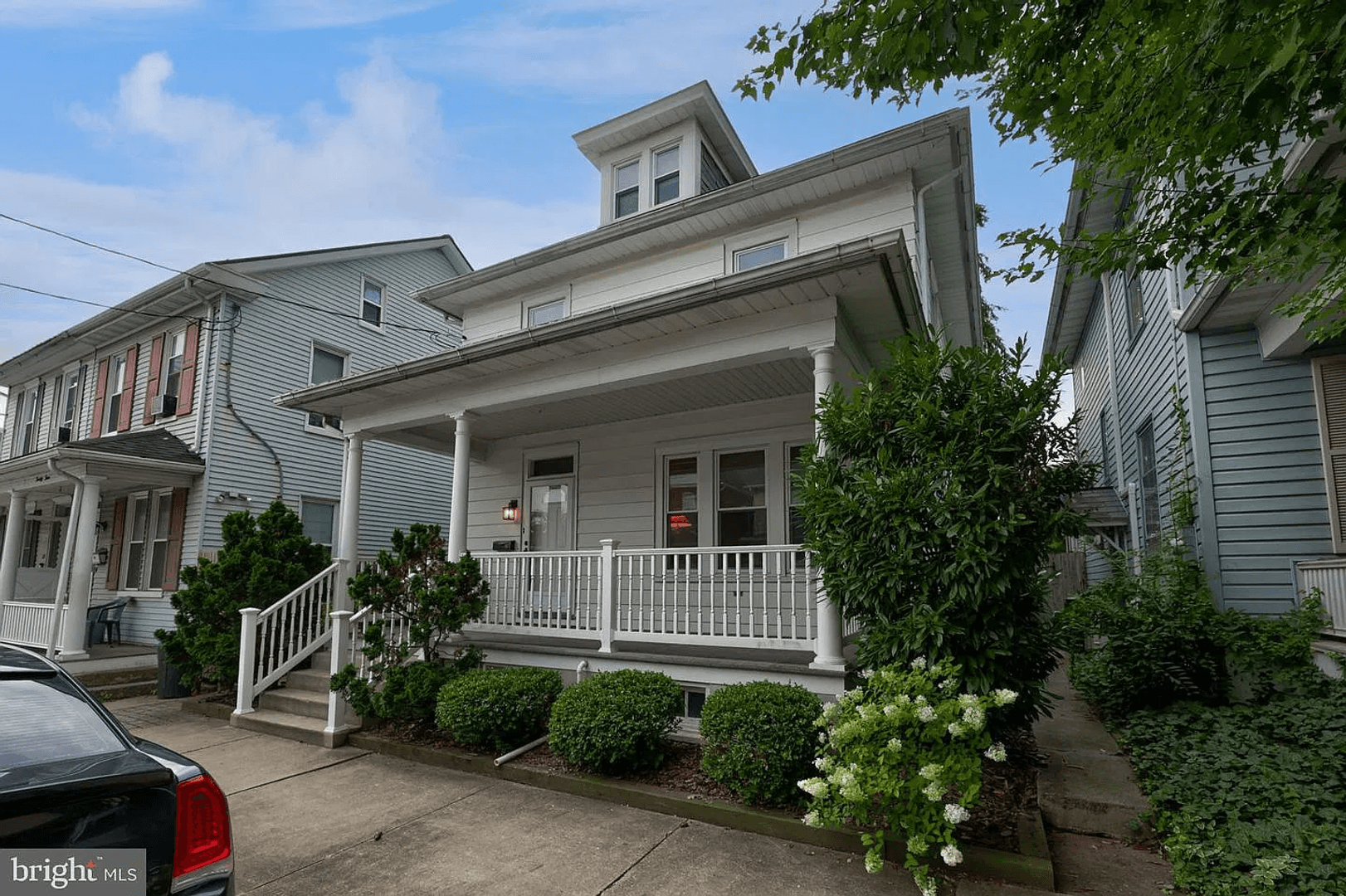 Lititz House: 26 W Lemon St