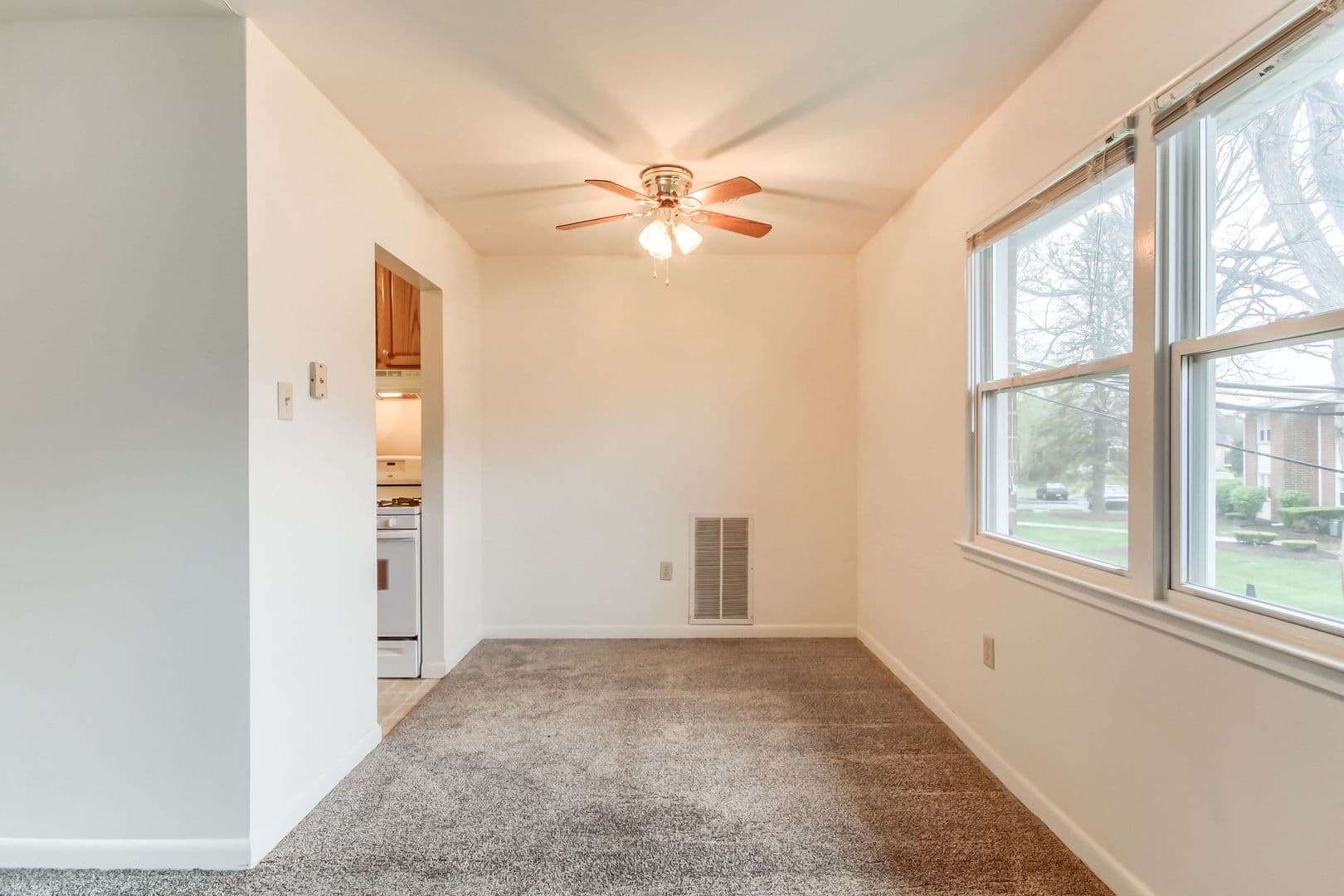Hershey Apartment: 1531 Fishburn Road