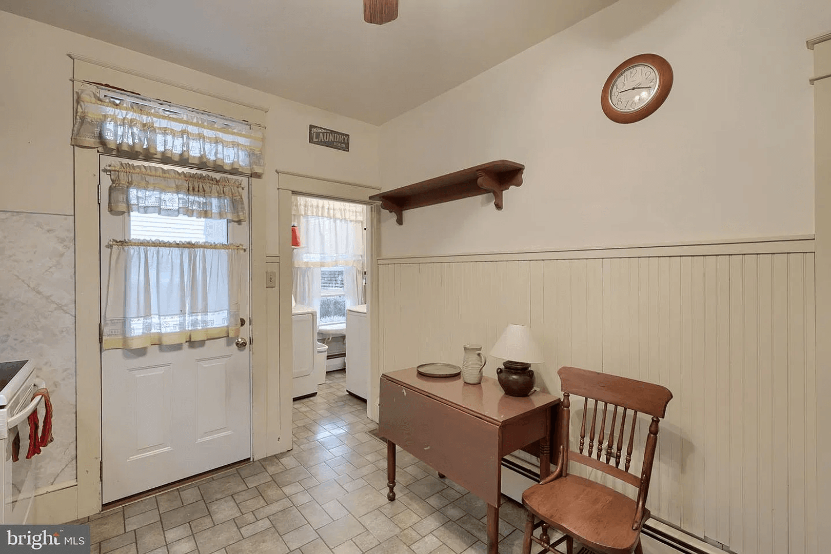 Lititz House: 26 W Lemon St