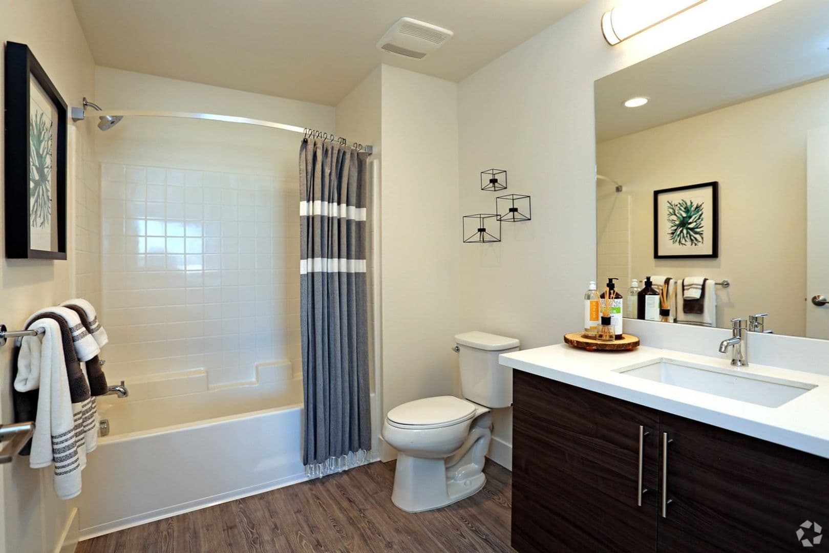 Chula Vista Apartment: 986 Broadway