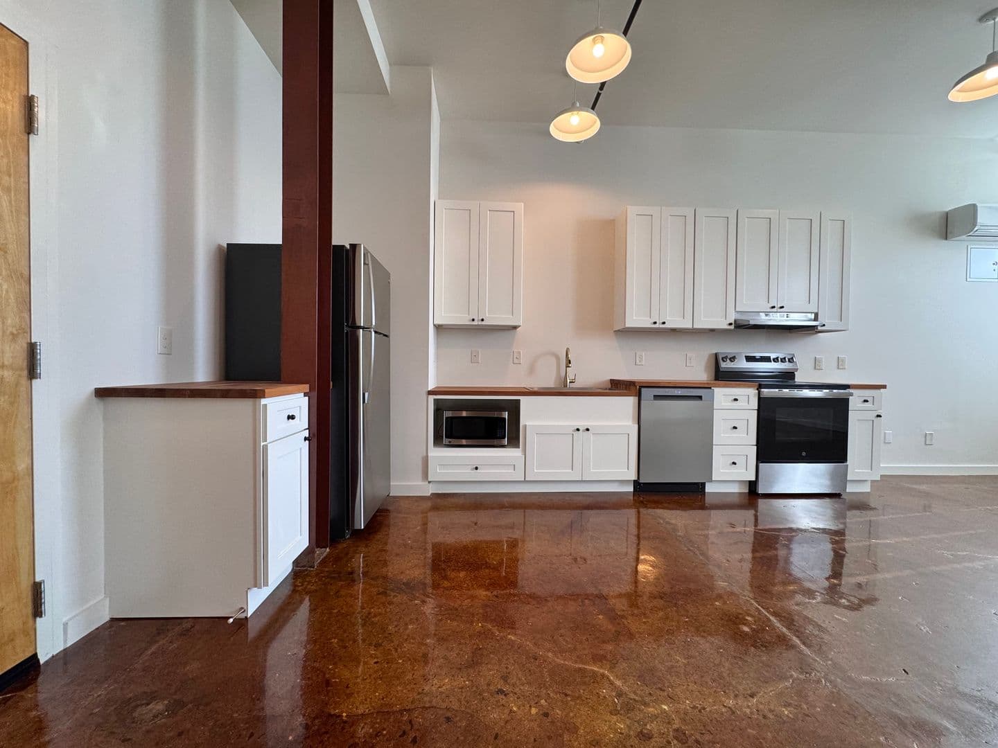 Morganton Apartment: 510 S College St.