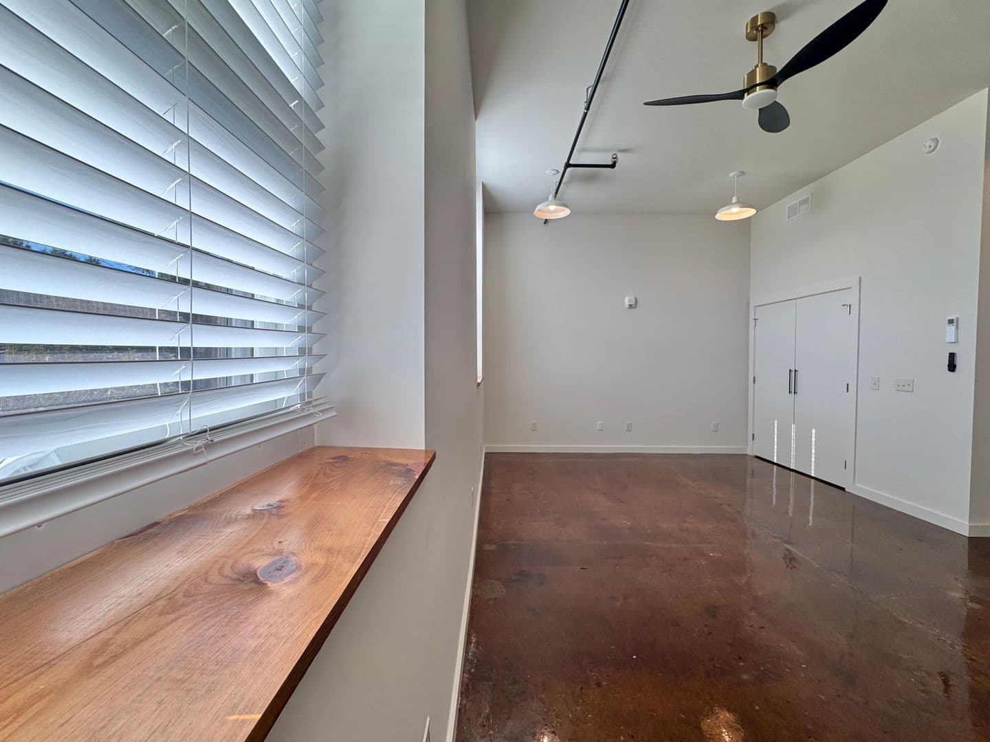 Morganton Apartment: 510 S College St.