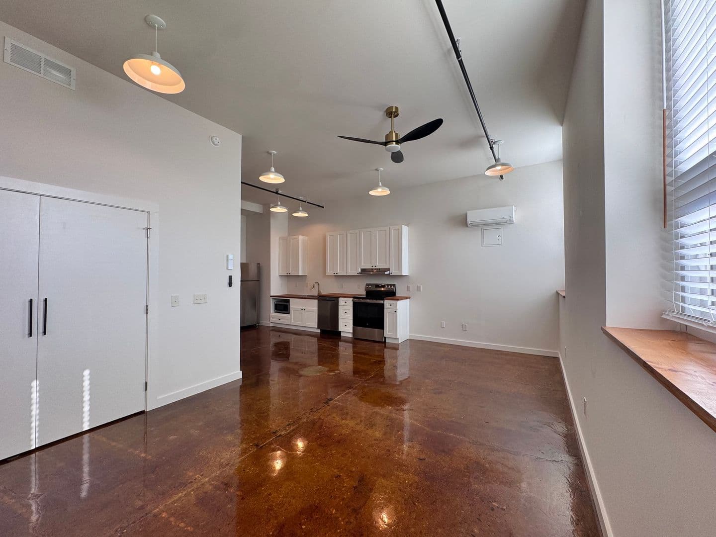 Morganton Apartment: 510 S College St.