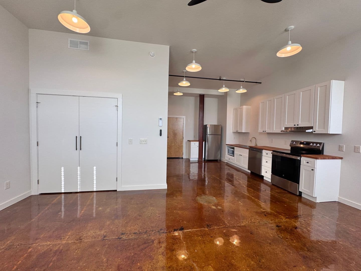 Morganton Apartment: 510 S College St.