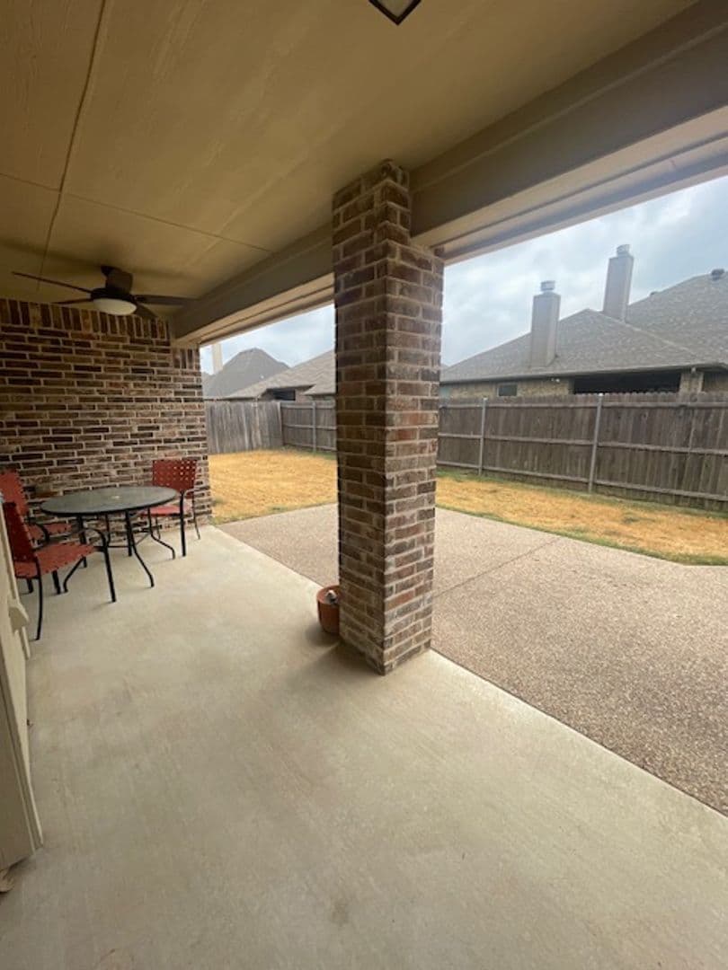 Justin House: 442 Chisholm Trail