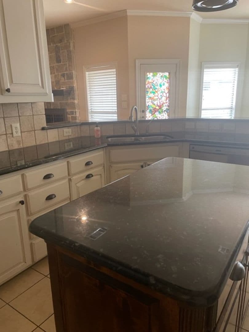 Justin House: 442 Chisholm Trail