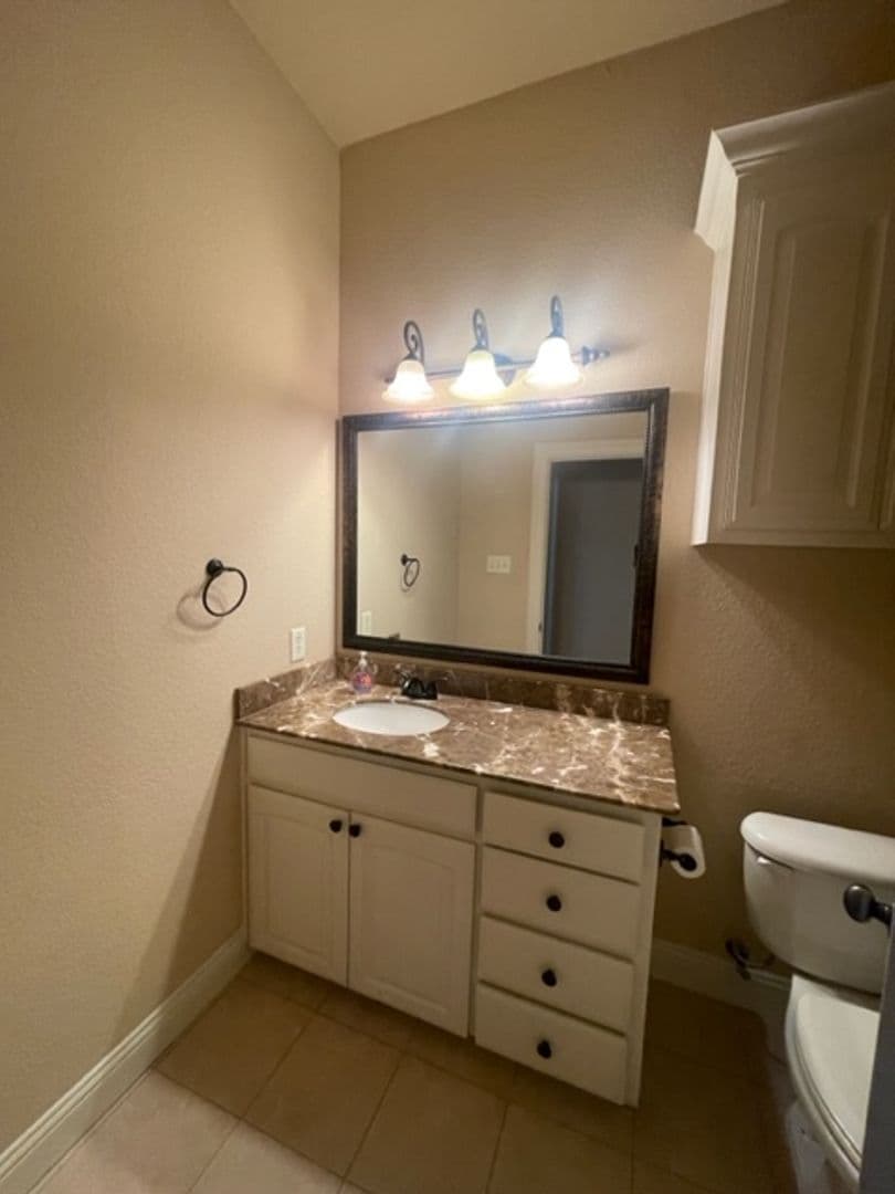 Justin House: 442 Chisholm Trail