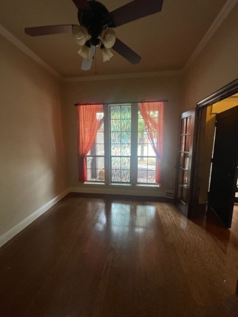 Justin House: 442 Chisholm Trail