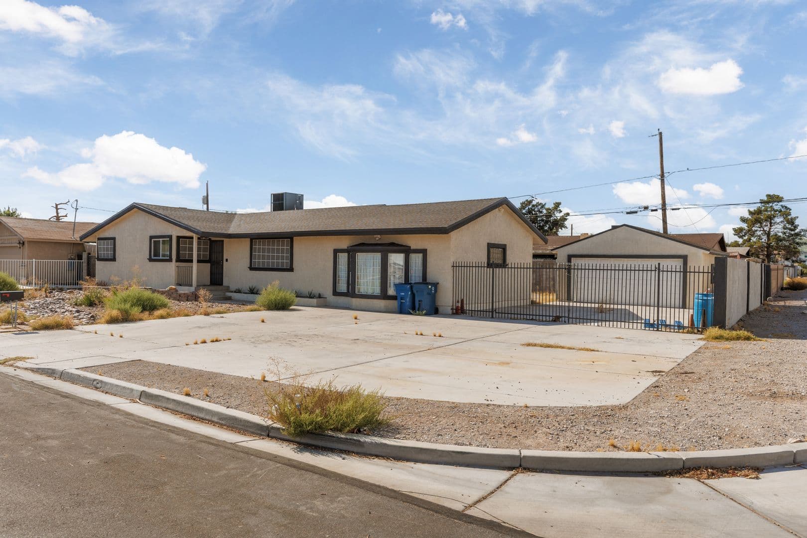 Las Vegas House: 4411 E Boston Ave