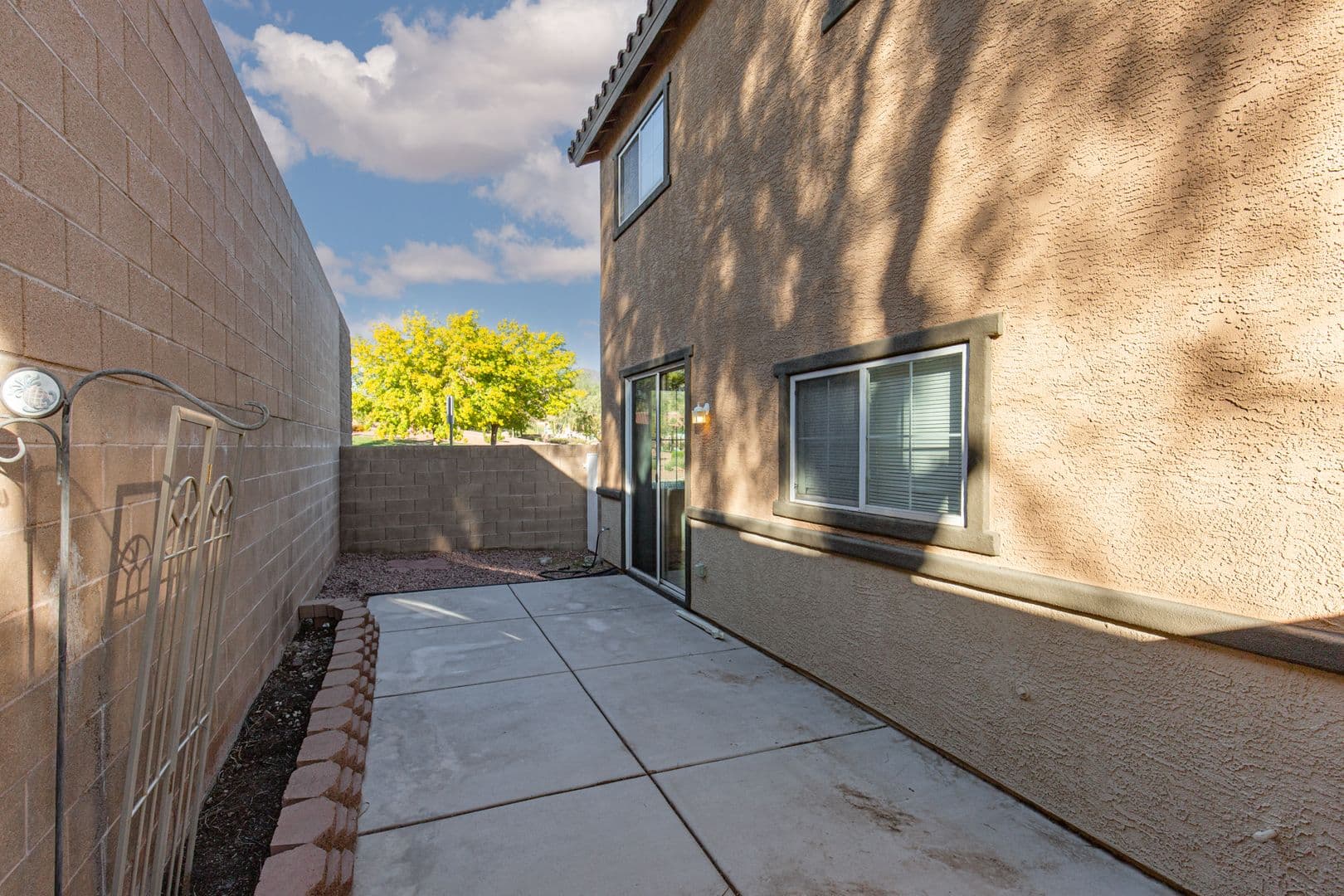 Henderson House: 131 Afternoon Rain Ave