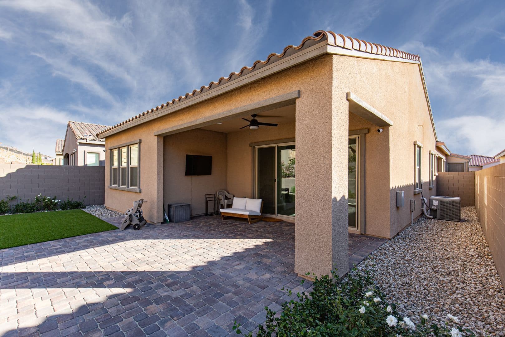 Las Vegas House: 299 Nine Mile Creek Dr
