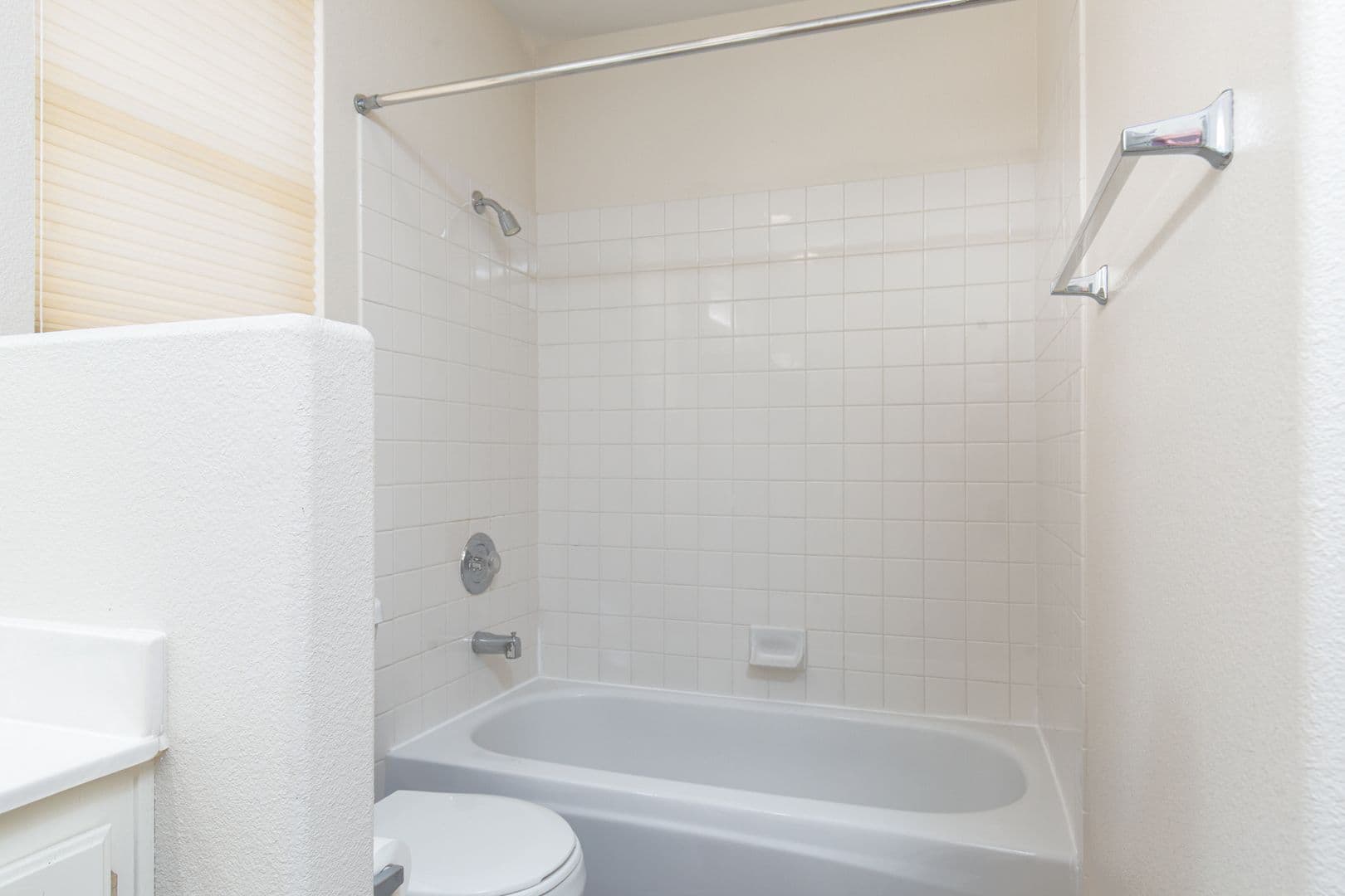Henderson House: 256 Horizon Pointe CIR