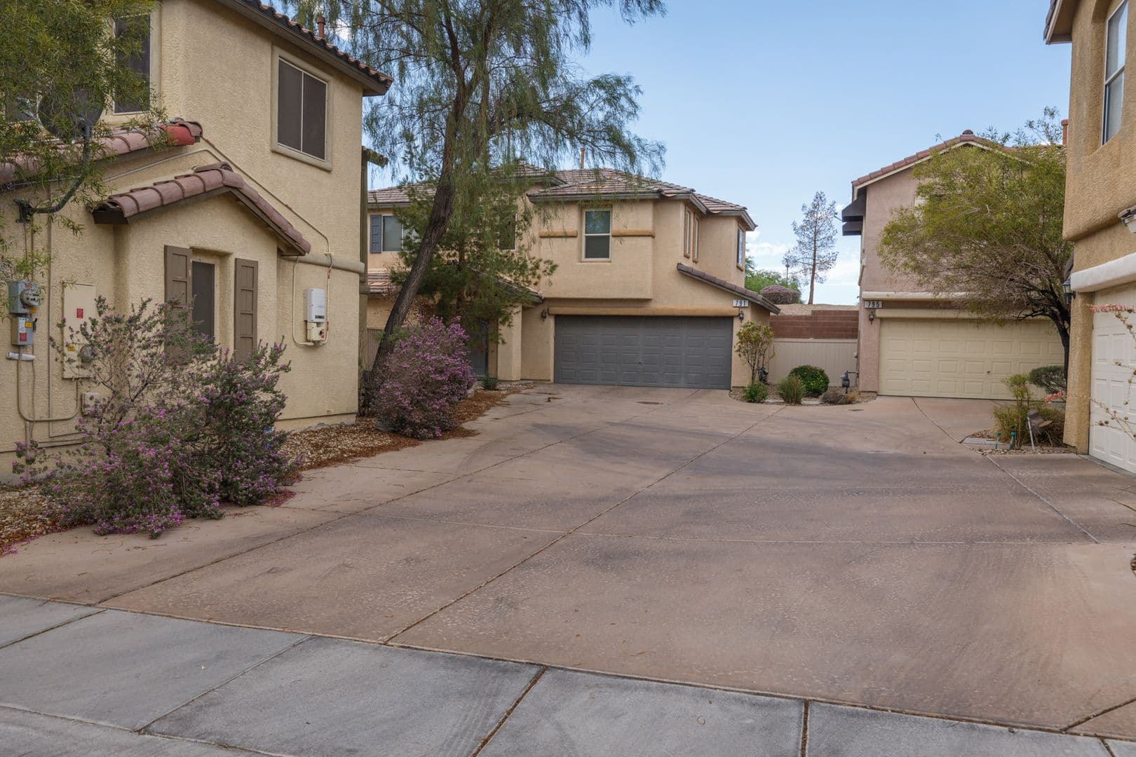 Henderson House: 791 Sunrise Crossing St