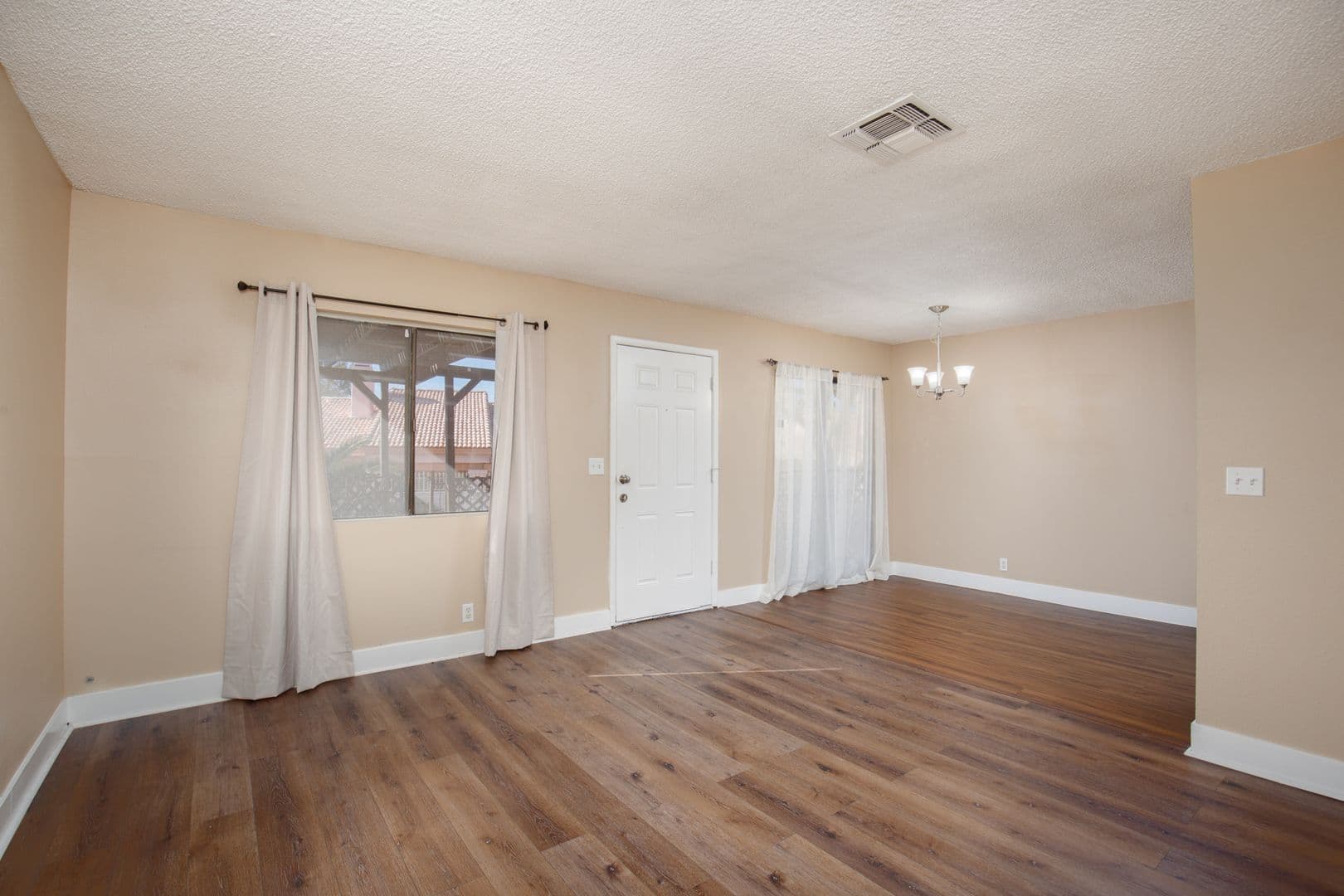 Henderson House: 619 Pepper Tree Cir