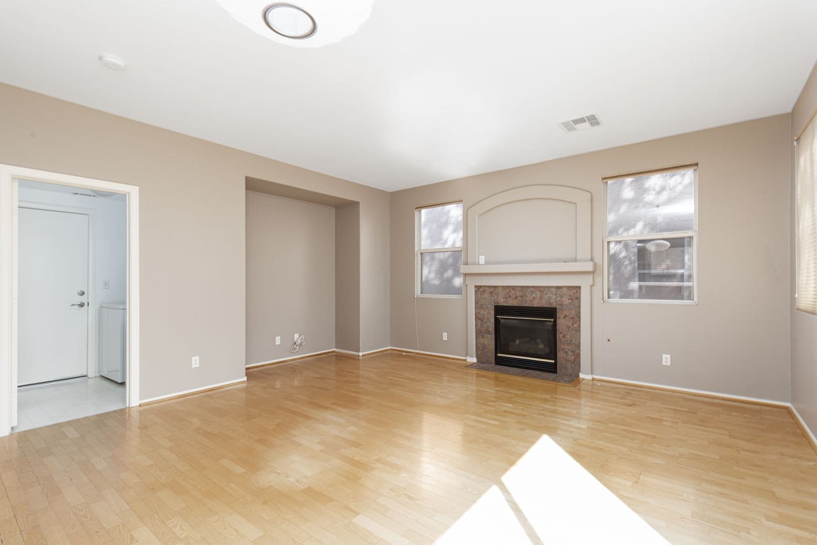 Henderson House: 256 Horizon Pointe CIR