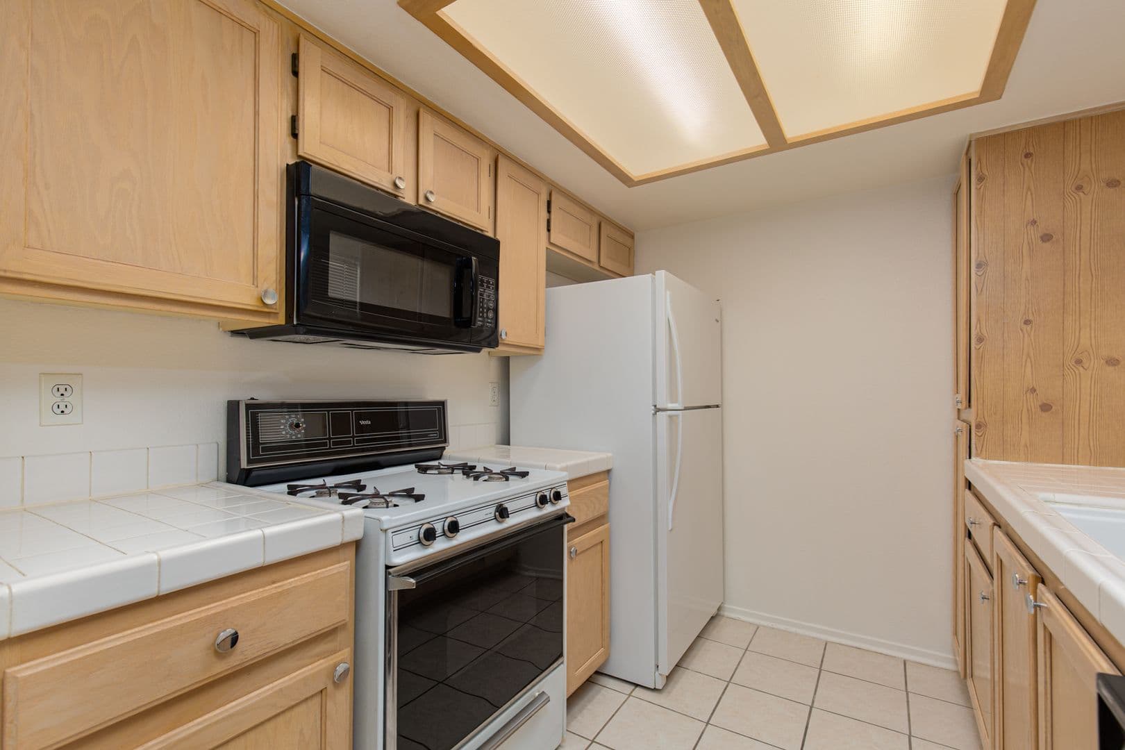 Las Vegas House: 7100 Pirates Cove Rd #2042