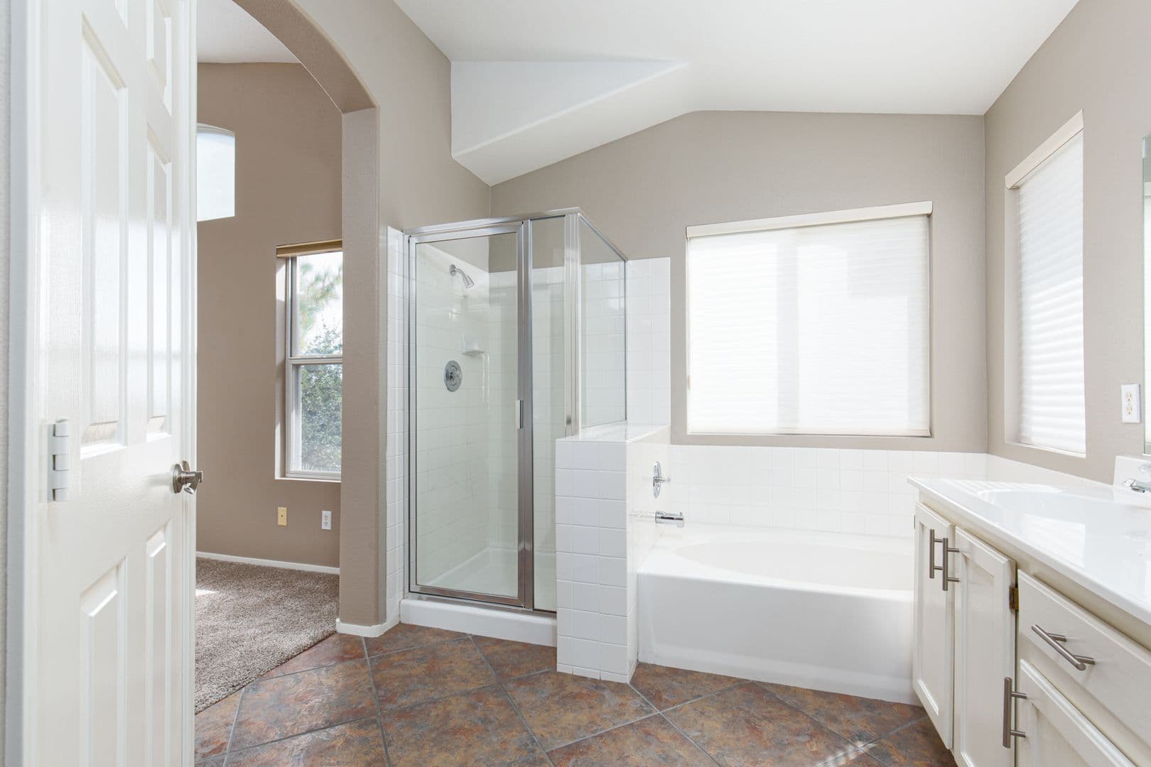 Henderson House: 256 Horizon Pointe CIR